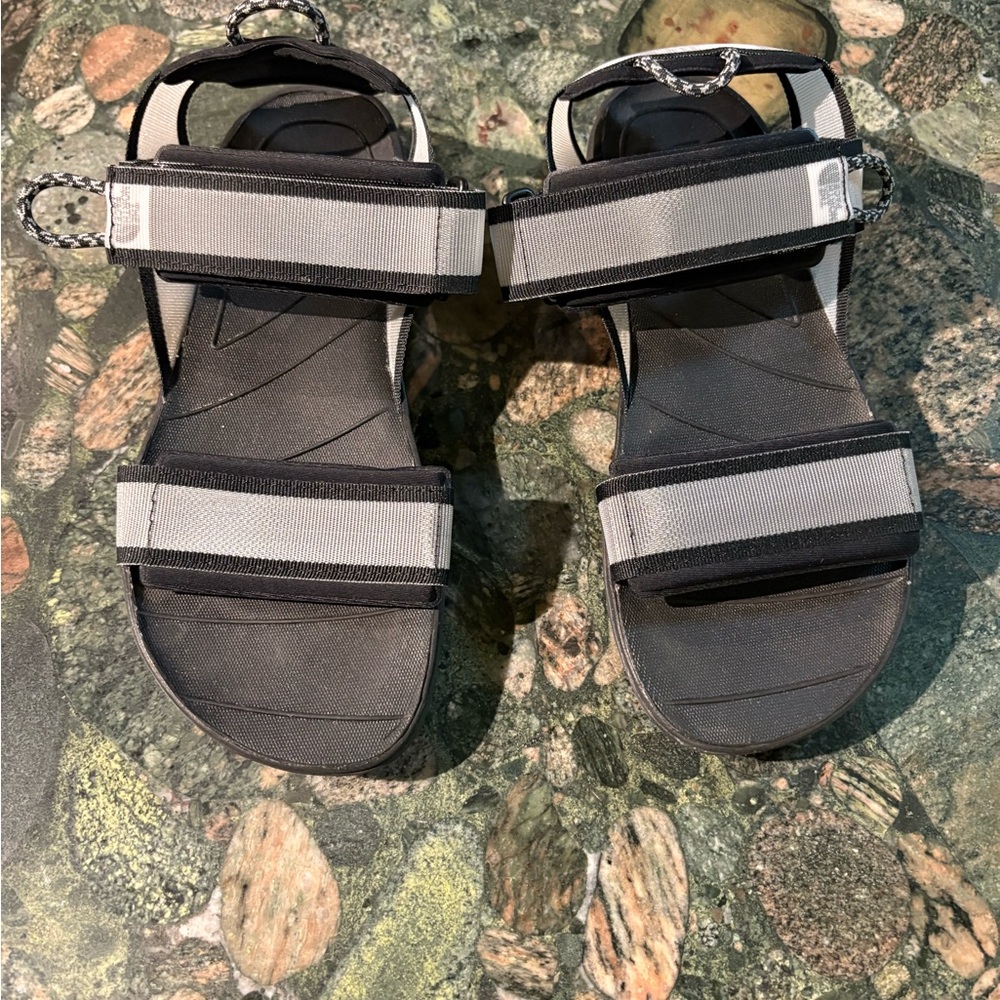 The North Face sandals 7 women’s